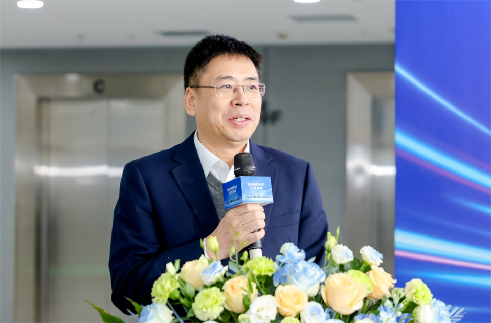 推动数字化转型，，，，，，，，龙8头号玩家智能与SAP签署战略相助协议