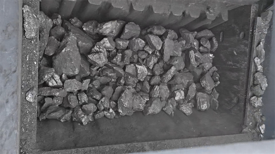 不惧-30℃极寒挑战，，，，，龙8头号玩家普石勒破碎筛分装备稳固运行！