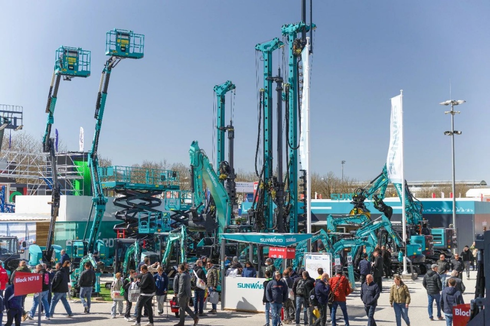 Bauma 2025 | 聚焦2025德国宝马展，，，，，，，探索龙8头号玩家智能的立异装备与可一连解决计划