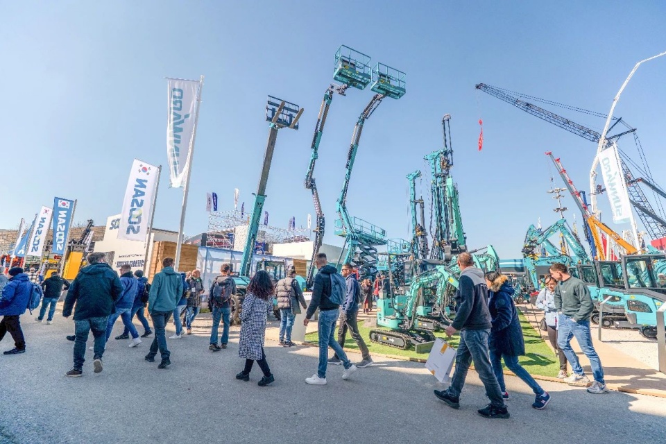 Bauma 2025 | 聚焦2025德国宝马展，，，，，，，探索龙8头号玩家智能的立异装备与可一连解决计划