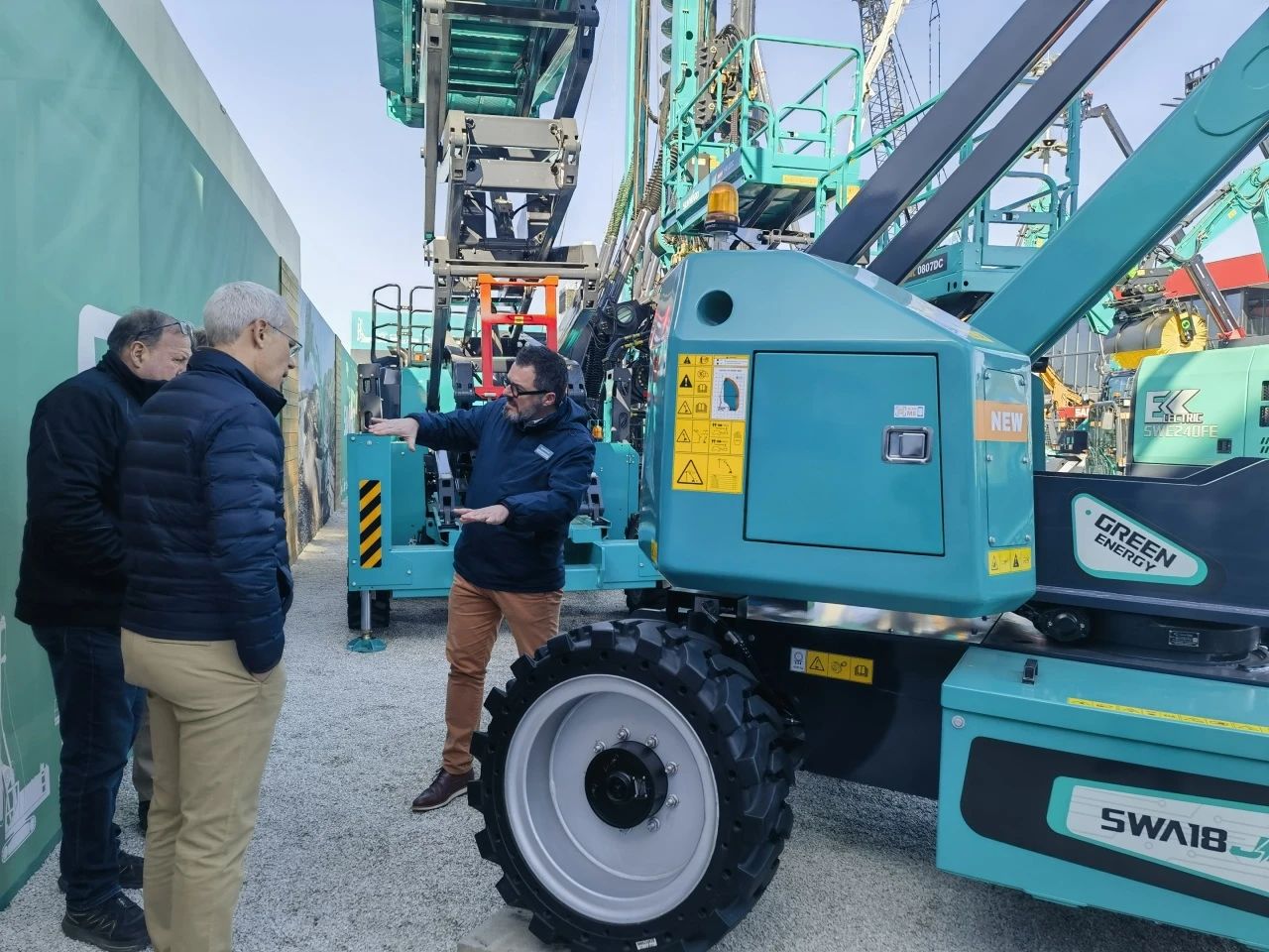 龙8头号玩家智能高空机械闪灼Bauma 2025！ 新能源手艺与立异产品获全球瞩目