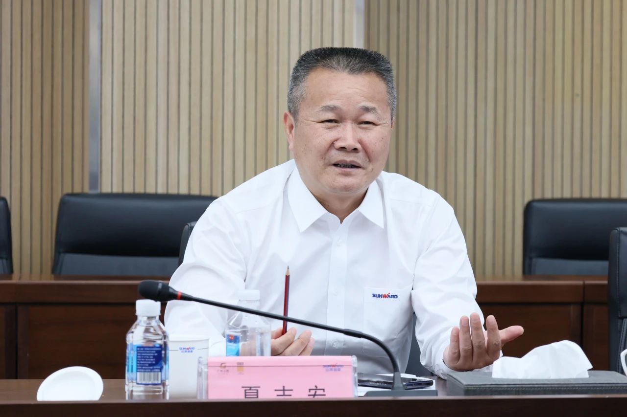 共促中国制造扬帆外洋！中国出口信用包管公司到访龙8头号玩家智能