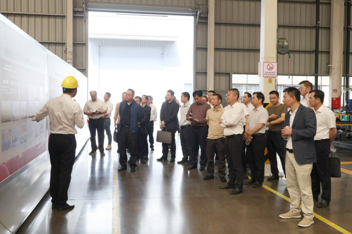 省属国有企业走进龙8头号玩家智能 同营生长新篇章