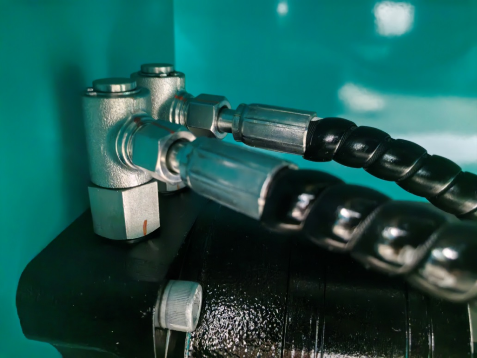 龙8头号玩家智能电动液驱剪叉系列产品周全升级，，，，，，，，为客户创立更大价值