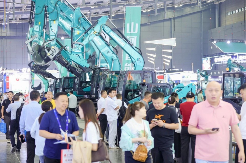 2025 CICEE | 龙8头号玩家智能实力闪灼2025长沙国际工程机械展