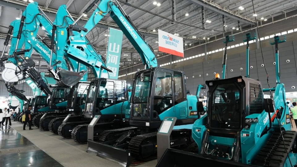 2025 CICEE | 从简单工具迈向多元化解决计划，，，，，，，，龙8头号玩家智能泛起非凡挖掘机风范