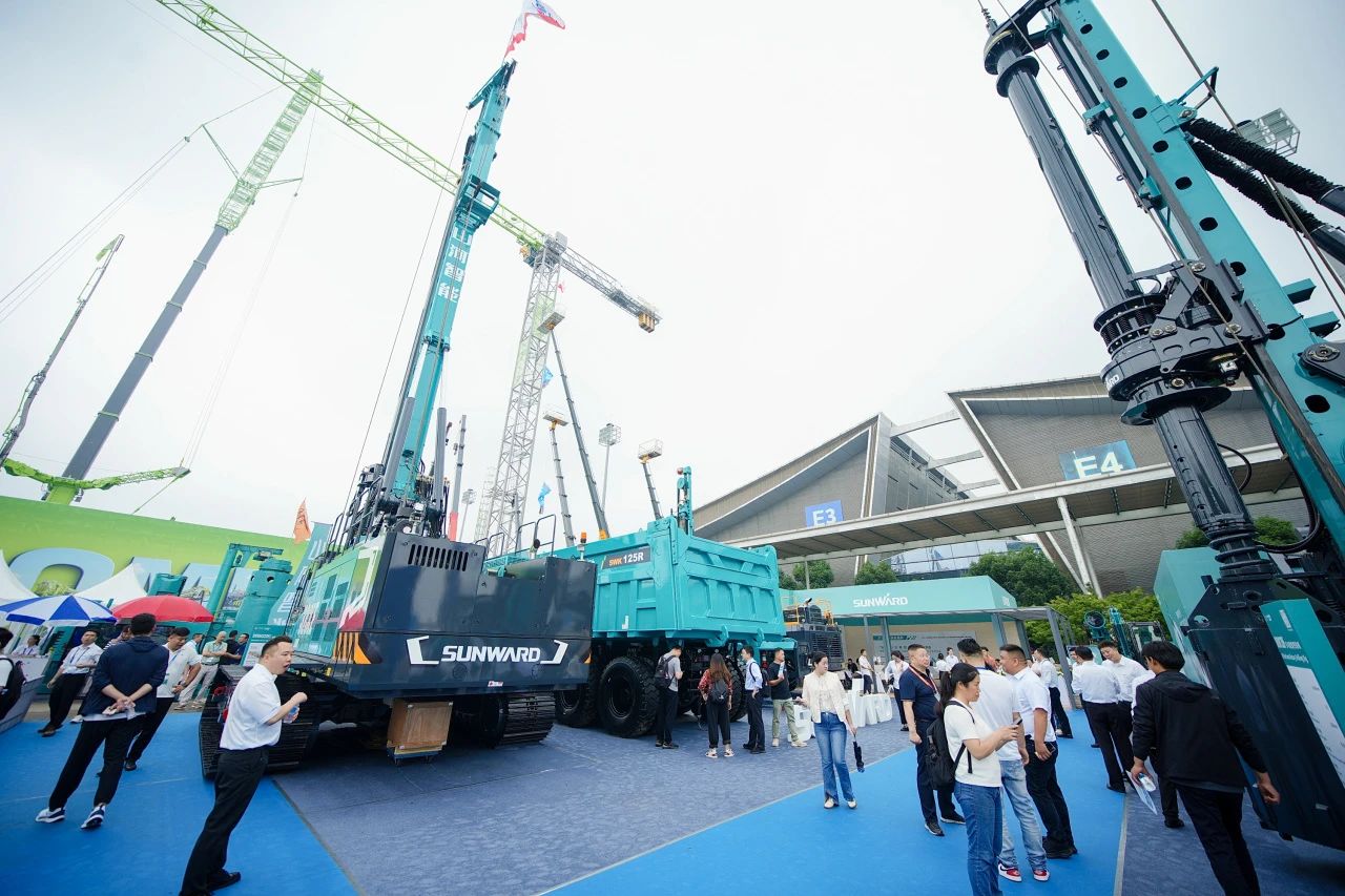 2025 CICEE | 圆满收官！龙8头号玩家智能展区亮点精彩回首