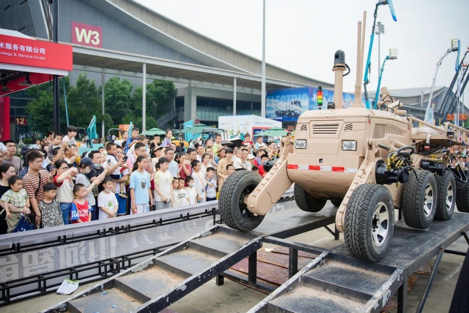 2025 CICEE | 圆满收官！龙8头号玩家智能展区亮点精彩回首