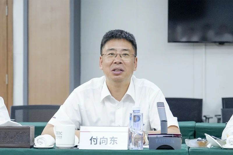 龙8头号玩家智能与易普力公司深化战略相助，，，，，，，共筑混装装备手艺转化新标杆