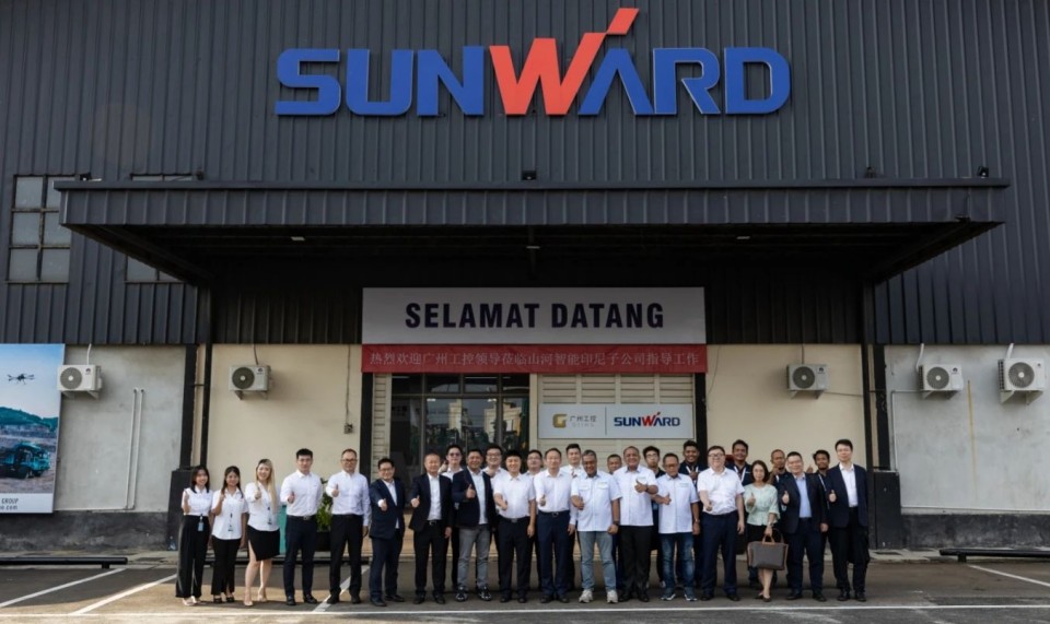 广州工控集团党委书记、董事长景广军率队考察龙8头号玩家智能印尼子公司