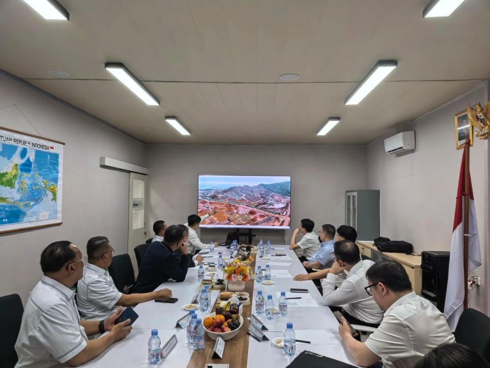 广州工控集团党委书记、董事长景广军率队考察龙8头号玩家智能印尼子公司