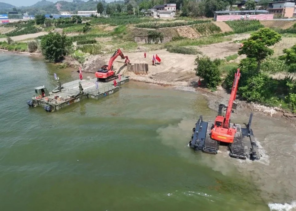 硬核破解“最后一公里”难题，，，，，，，龙8头号玩家智能应抢救援装备助力“应急使命·2025”演习！