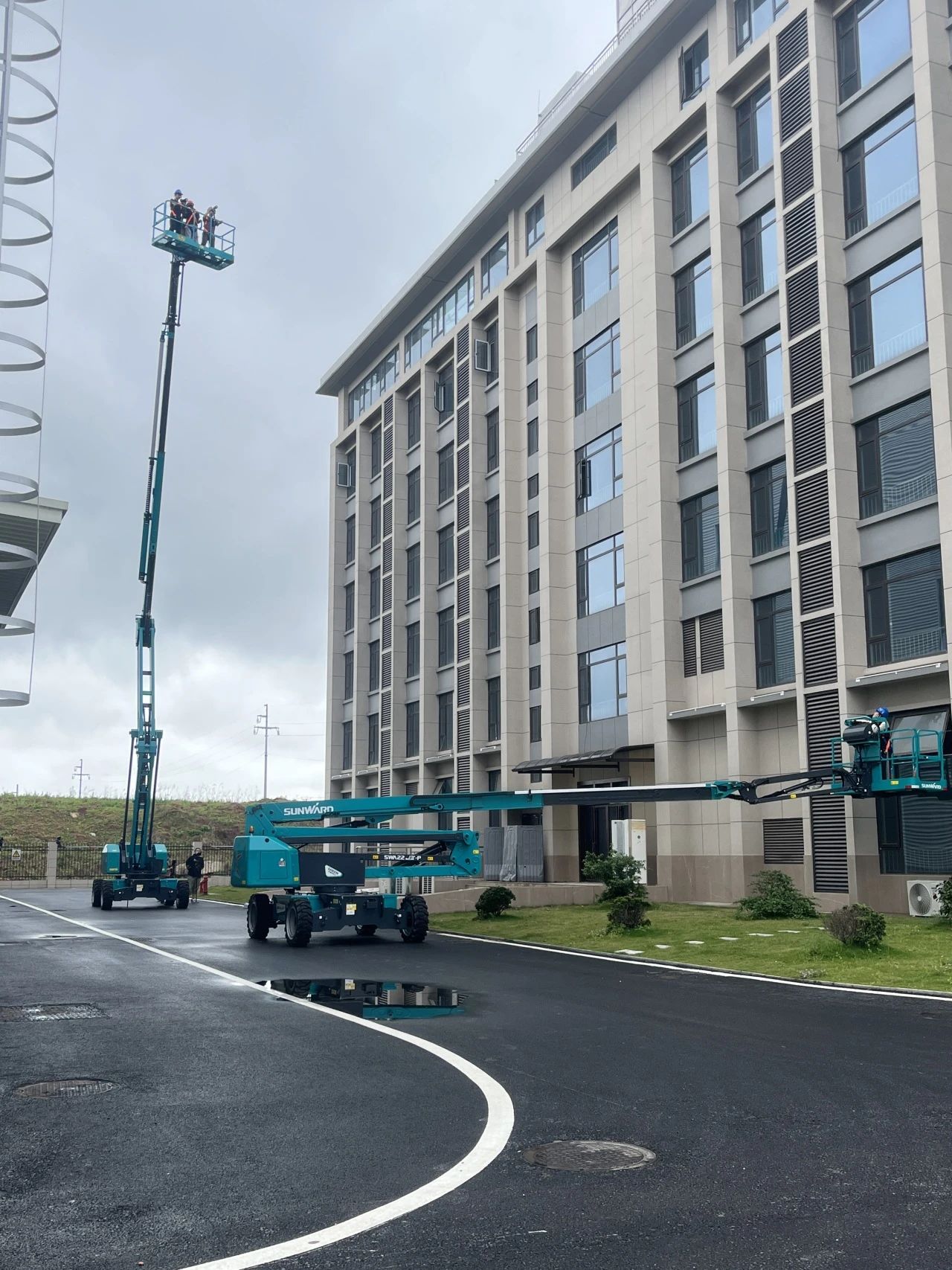 龙8头号玩家智能高空机械亮相《最先推理吧3》，，，，，，与明星共赴