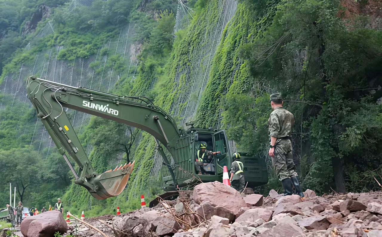 关注！龙8头号玩家智能应抢救援装备助力武警冲锋北京暴雨抢险救灾一线！