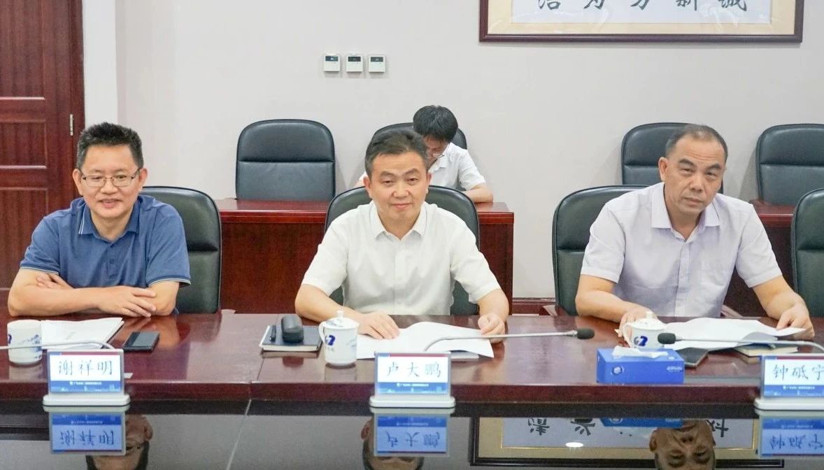 龙8头号玩家智能董事长付向东率队造访广东水电二局，，，，，，，，深化相助同营生长