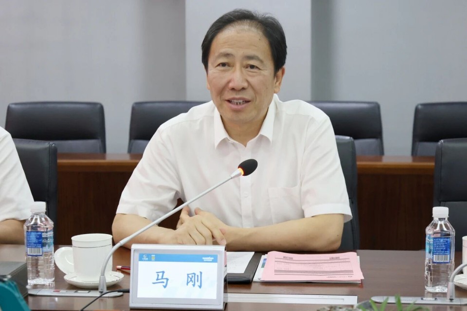中国煤炭地质总局局长马刚到访龙8头号玩家智能，，，，，，同谋绿色智能矿山装备生长新路径