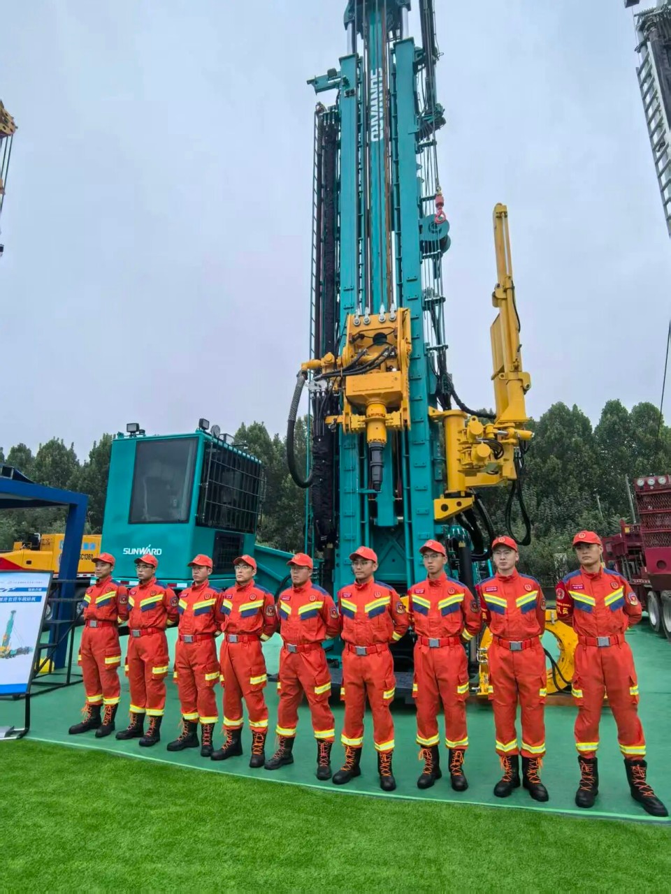 科技赋能救援！龙8头号玩家智能立异装备亮相第十三届天下矿山救援手艺竞赛