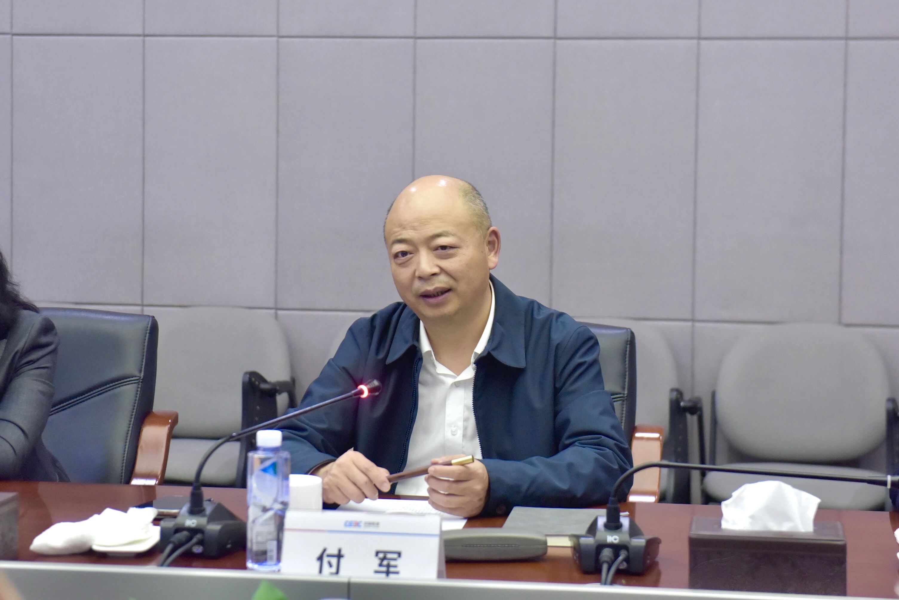 龙8头号玩家智能与易普力开展座谈交流，，，，，，谱写互利共赢新篇章